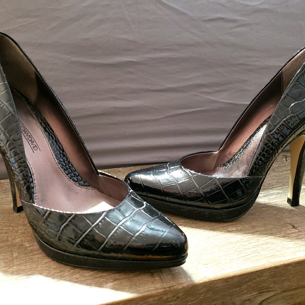Joan &David- Patent Black Embossed Pumps